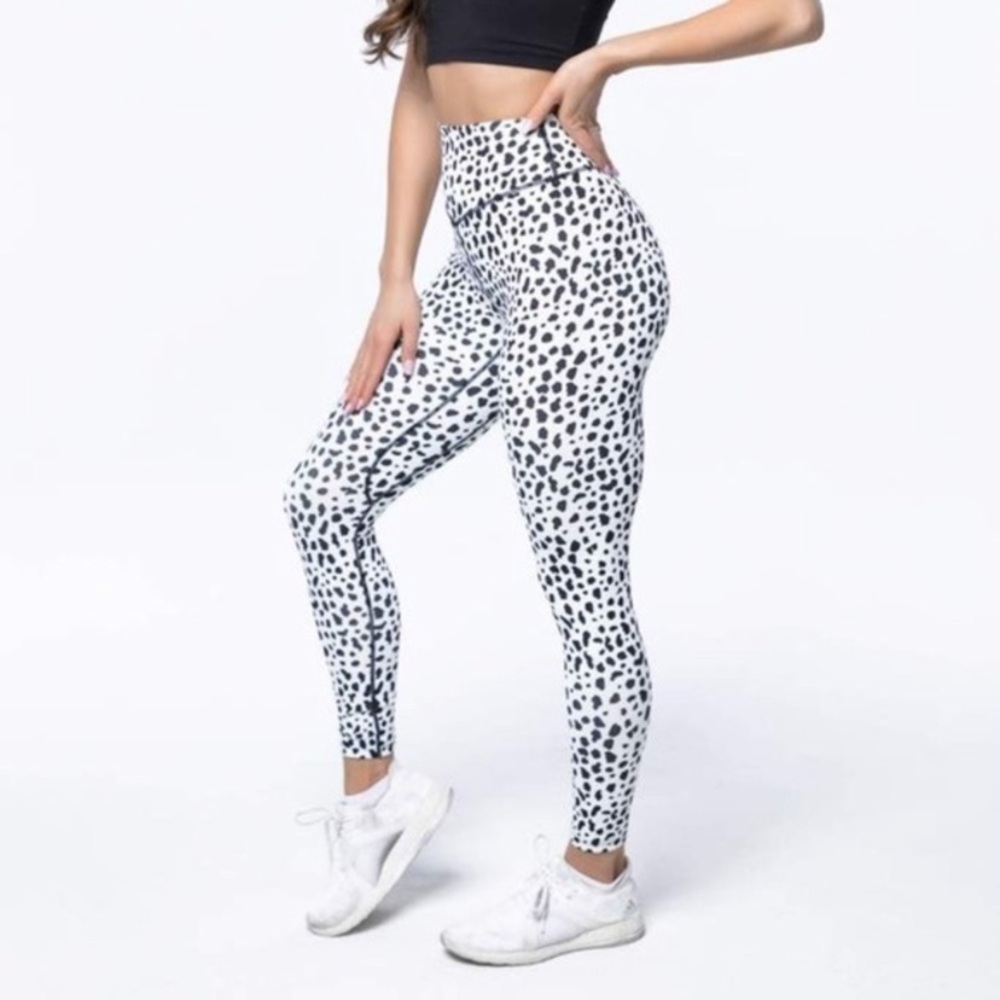 Balance athletica snow leopard leggings